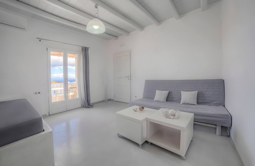 Koufonisia Apartment | Villa "Pasithoe" with Private Terrace, Wi-Fi and Air Conditioning