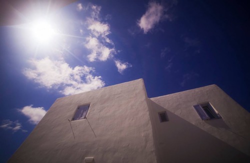 Koufonisia Apartment | Villa 'Perseis' with Private Terrace, Wi-Fi and Air Conditioning