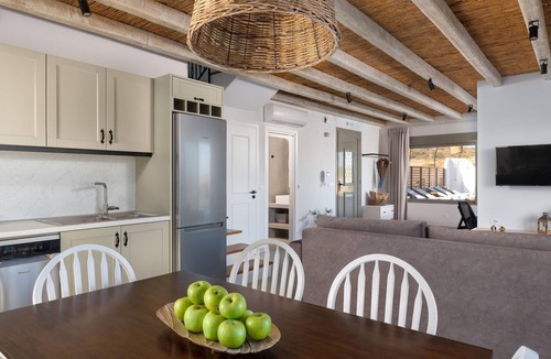 Lahania House | Villa Pounentis auf einem Hügel in Lachania by Interhome