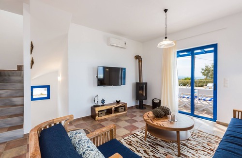 Kalathas Villa | Villa Sky, modern 3 bedroom Villa with sea-view!