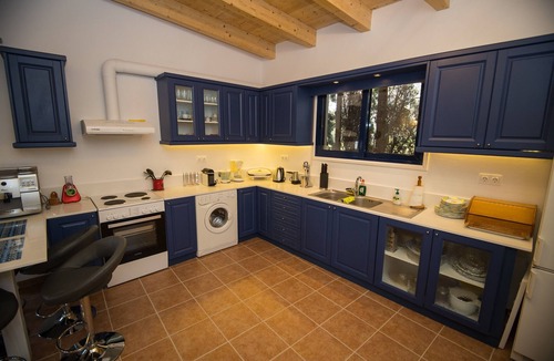 Pigadia House | Villa Stylvi - Hydra Bay Resort: Seaside Villa with Private Beach and Dock for Boats