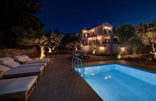 Gavalochori House | Villa The Pines- Jaccuzi - Private Pool - 7 minutes from the beach