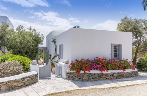 Platis Gialos Villa | Villa Valente in Mykonos with two pools!