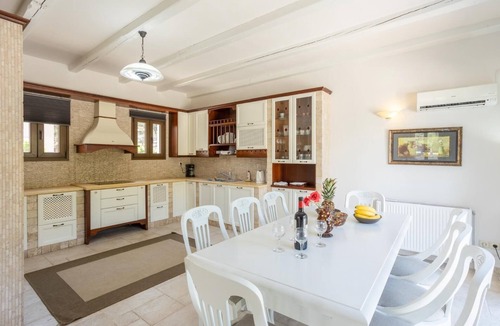 Peroulion Villa | Villa Zacharenia - Three Bedroom Villa, Sleeps 6