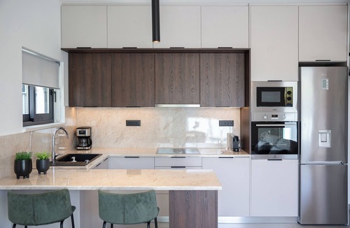 Daratsos Villa | VillaSaints - Two Pool villas, Walk to Beach, BBQ