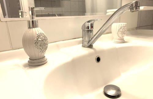 Ampelokipoi Apartment | Vintage Chic