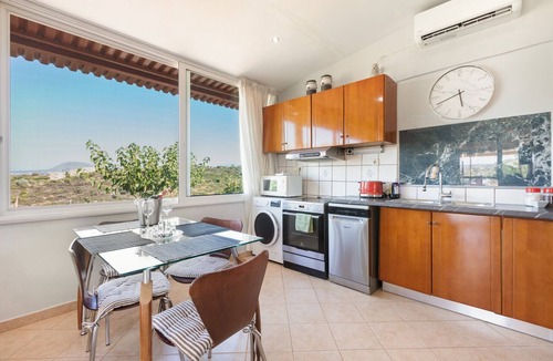 Marathi House | Voula Home Country House with Sea View, Wi-Fi, and Air Conditioning