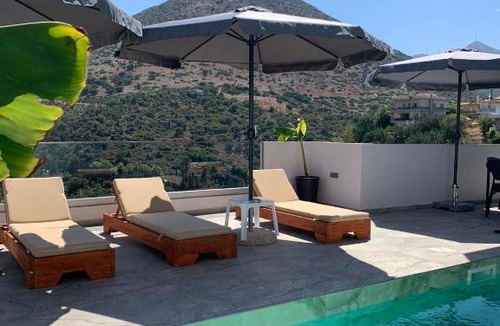 Sisai House | White Boutique Homes - Serenity