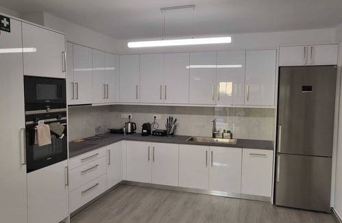 Kinosargous Apartment | ​Whole Floor 6-Guest Apt· 180m Metro & Acropolis