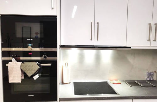 Kinosargous Apartment | ​Whole Floor 6-Guest Apt· 180m Metro & Acropolis