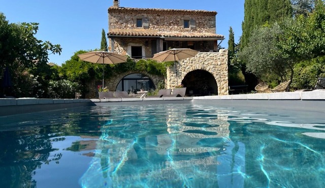 18th CENTURY STONE BASTIDE in UZES in La Bastide-d'Engras