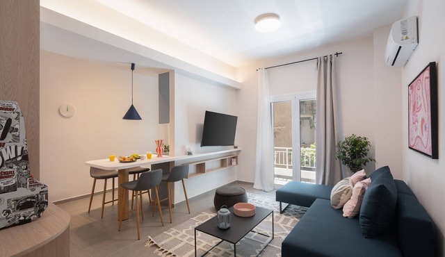 1BR Next to Metro Modern Living & Arcade Machine