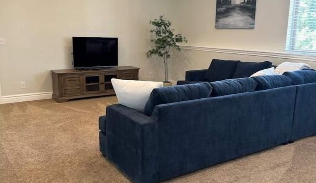 2 Bdrm Private Basement Apartment Sleeps 6 in Bountiful