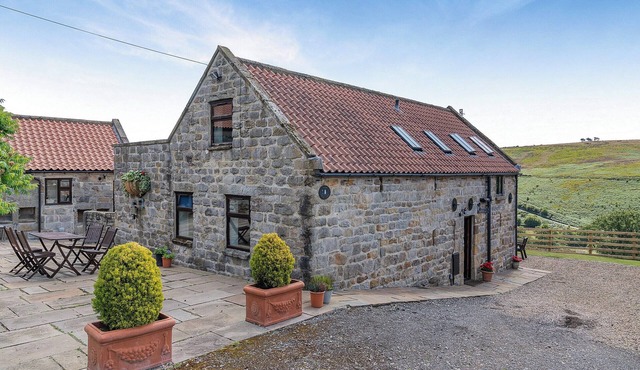 2 bedroom accommodation in near Castleton in near Castleton