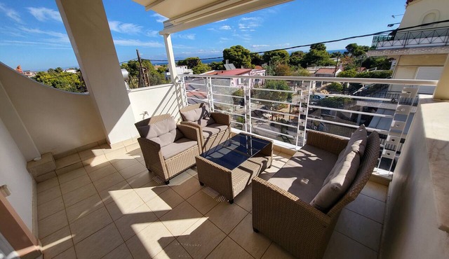 98 sq m holiday home near Athens airport and the beach in the area.