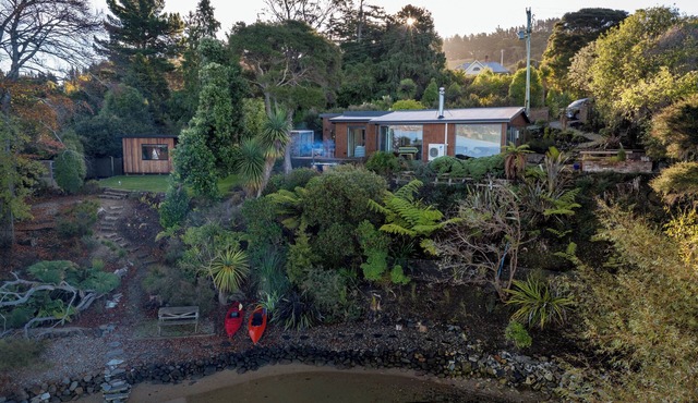 Absolute waterfront retreat with outstanding views, just 15 min north of Dunedin in Warrington