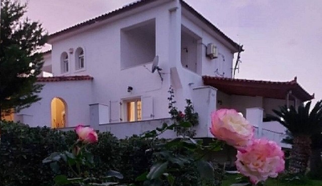Aethera Maisonette Family-Friendly Maisonette with Large Garden & BBQ in Kokoni