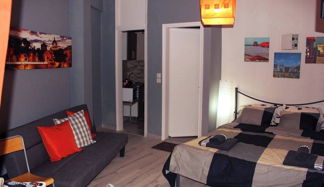 Amazing Studio Next 2 Center only 10 minutes