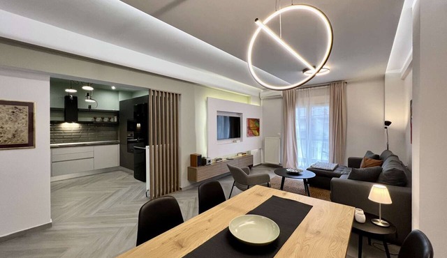 Amazonia: Stylish artistic apartment