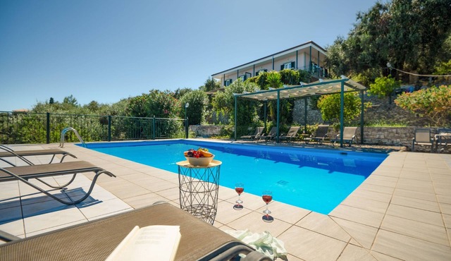 Antigoni Villa Dio in Longos