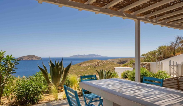 Apartment 'Blue House Agios Sostis' with Sea View, Private Terrace and Air Conditioning