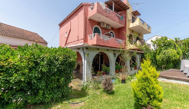 Apartment 'Villa Oasis' with Mountain View, Wi-Fi and Air Conditioning
