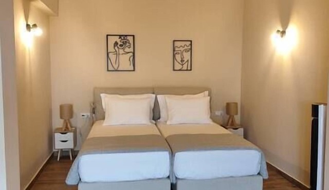 Aqua Luna Bay Beachfront Luxury Apartment