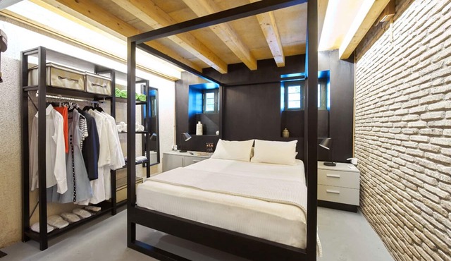 Athenian Residences in Athens