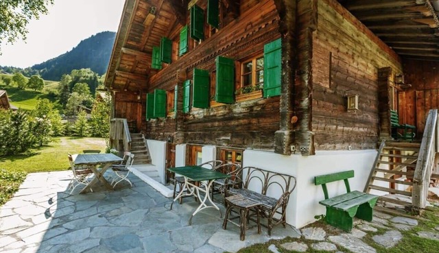 Authentic Designed Chalet right next to Gstaad in Gsteig bei Gstaad