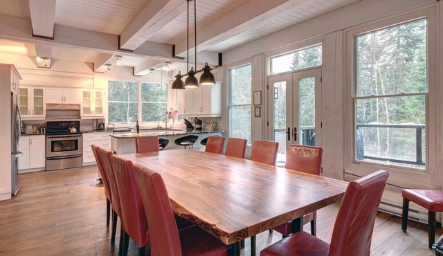 Authentic Log Home #053 in Lac-Supérieur