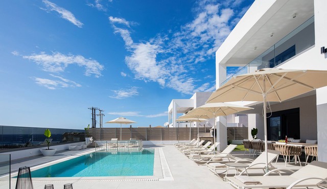 Babis Villa, a few Meters Away From the Beach