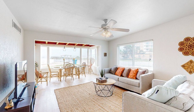 Beach-view dog-friendly home with beach access, grill, outdoor shower, W/D, AC in Ormond Beach