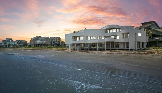 Beachfront Designer Home on Pirates Beach in Galveston