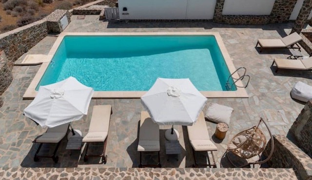 Beachfront House(2) w/Pool