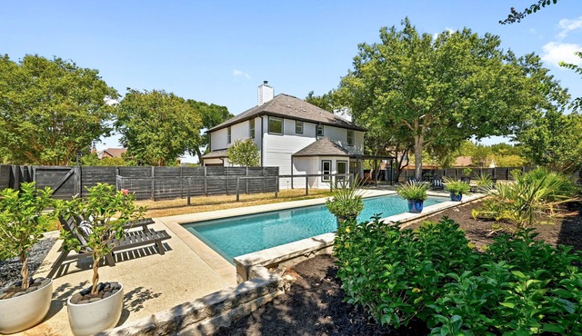 Beautiful Gated Home with Pool! in Austin