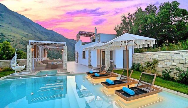 Blue Lake Villa Beheizter Pool by Interhome