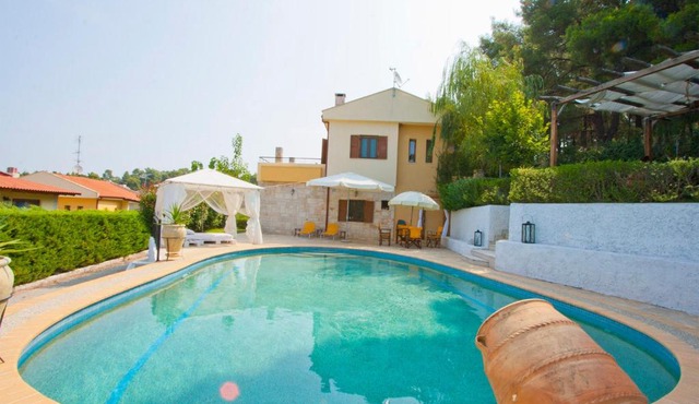 Bozis Private Pool Villa, Siviri