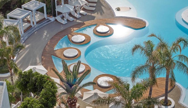 Caramel, A Resort to Live