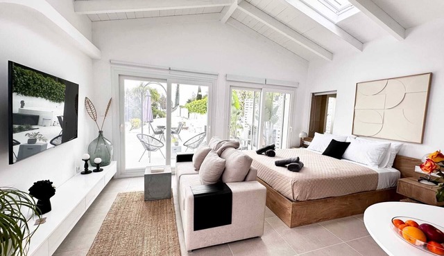 Casa Noi - One bedroom villa with Jacuzzi and Pool in Corfu