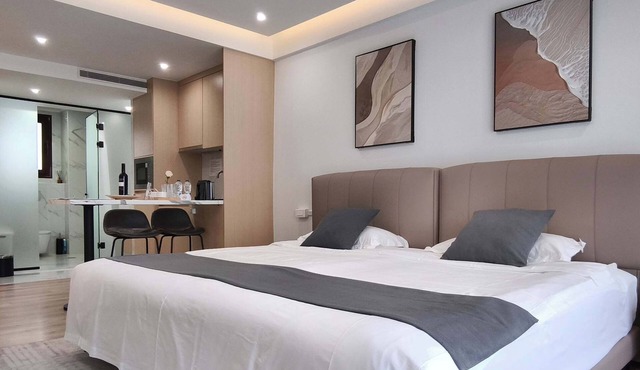 CC LUX Standard Twin Room 104