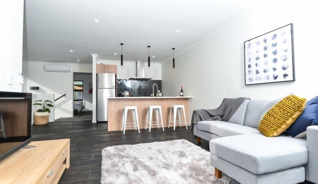 Central Park Gemini Apartments in Hamilton