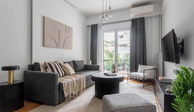Charming & Comfy 2BD Apartment in Acropolis Area