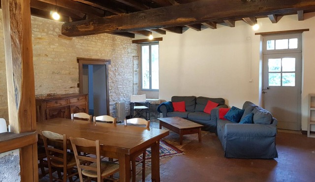 Charming Countryside Cottage with Terrace, Garden & All-Inclusive Amenities in Bengy-sur-Craon