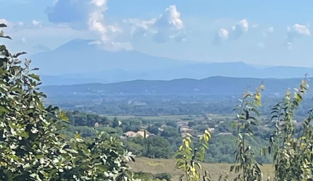 Charming renovated house located in a peaceful hamlet, ideal for 4 people. in Saint-Marcel-d'Ardèche