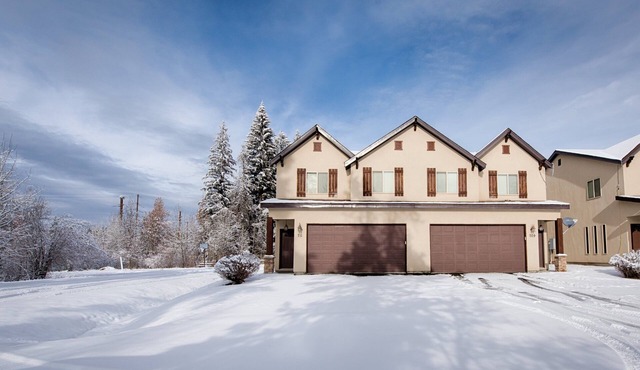 Clean Comfortable Townhome with Hot Tub Sleeps 7 in Mccall