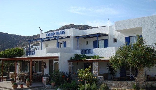 Deep Blue Rooms & Apartments