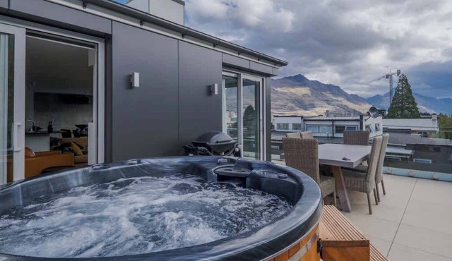 Diamond Deluxe Central Q'twn, Private Hot tub in Queenstown