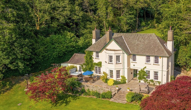 Discover a beautiful holiday home in an unbeatable location. in Windermere
