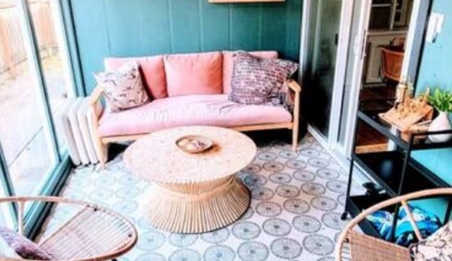 Downtown Designer Duplex close to Beach! Spa Tub, Sunroom, Game Room, EV & more! in Long Beach