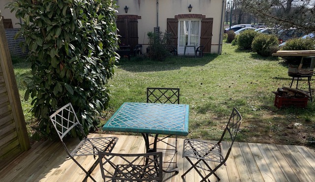 Duplex cottage with terrace near golf and Orléans in Ardon
